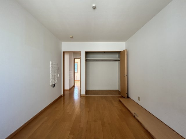 政枝町1丁目　中古戸建の洋室