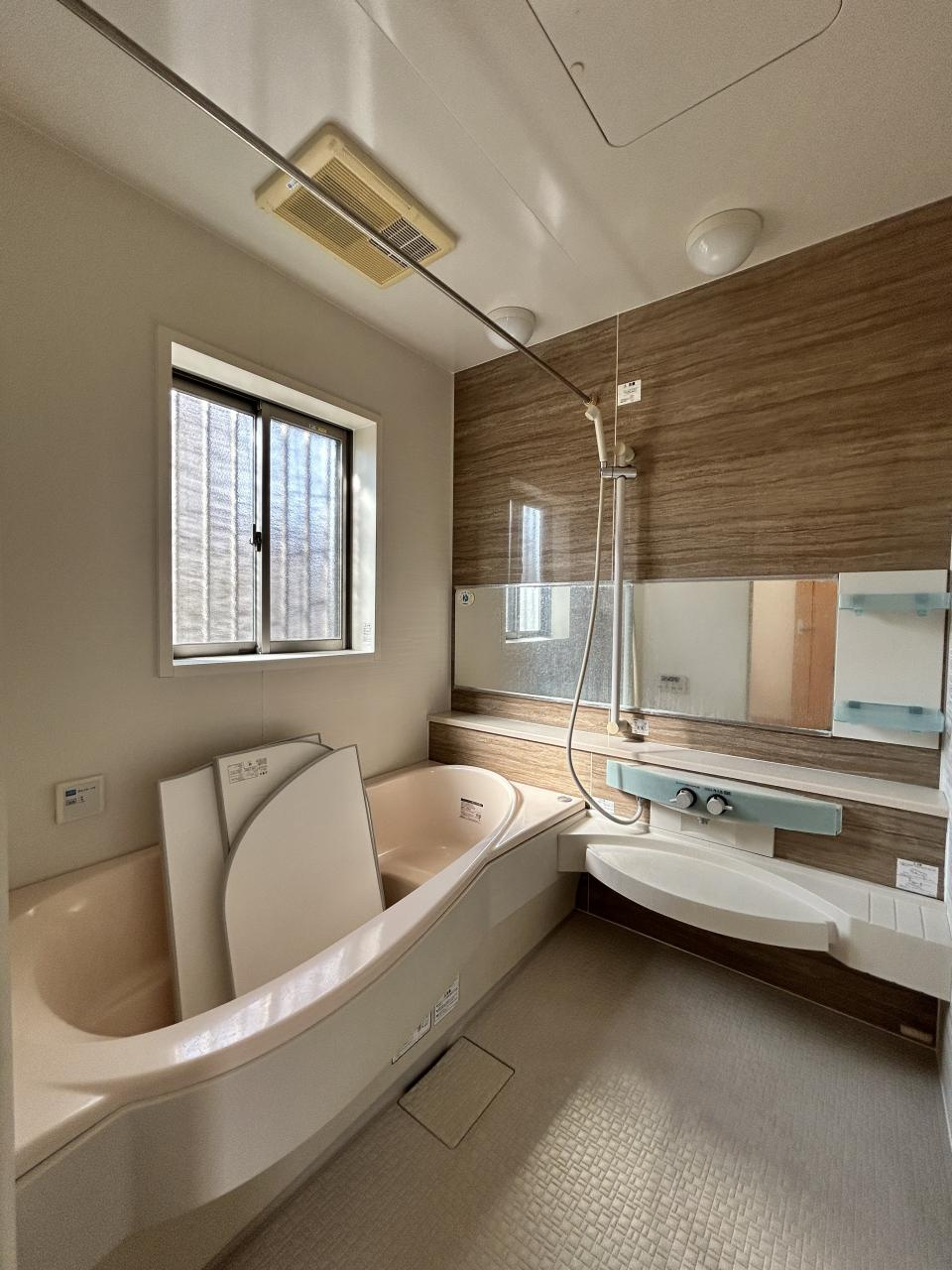 政枝町1丁目　中古戸建の浴室