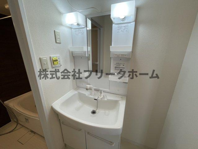 三鷹市上連雀１丁目の賃貸マンションの独立洗面台