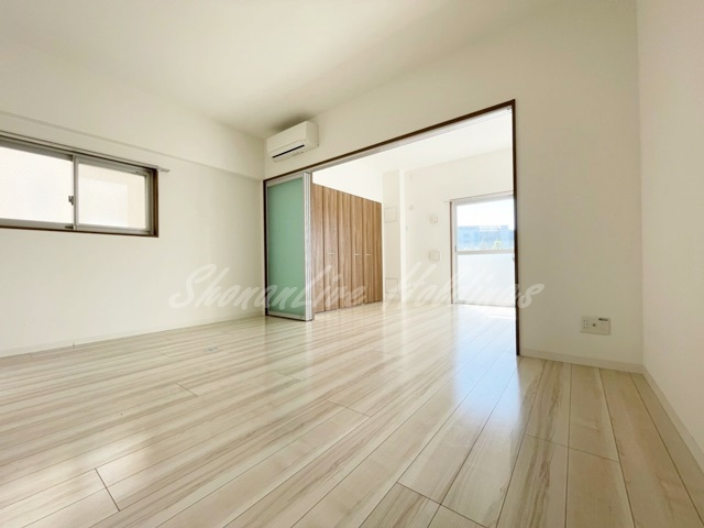 横浜市戸塚区矢部町の賃貸マンションの居間・リビング|使いやすいリビングになります♪