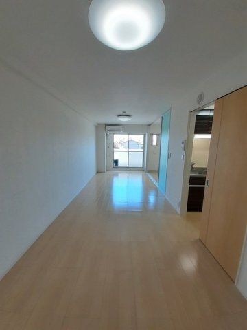 オンフォレスト芳泉の居間・リビング