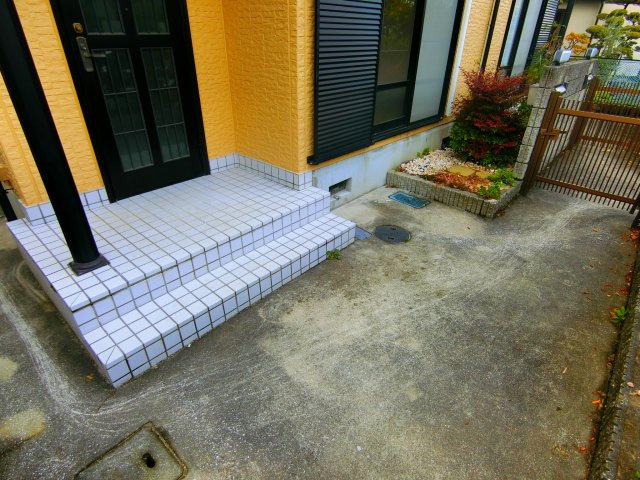 加太1丁目テラスハウスのエントランス