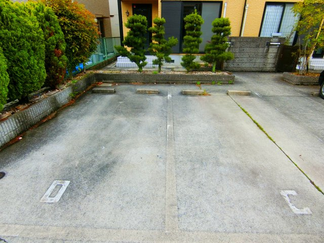 加太1丁目テラスハウスの駐車場