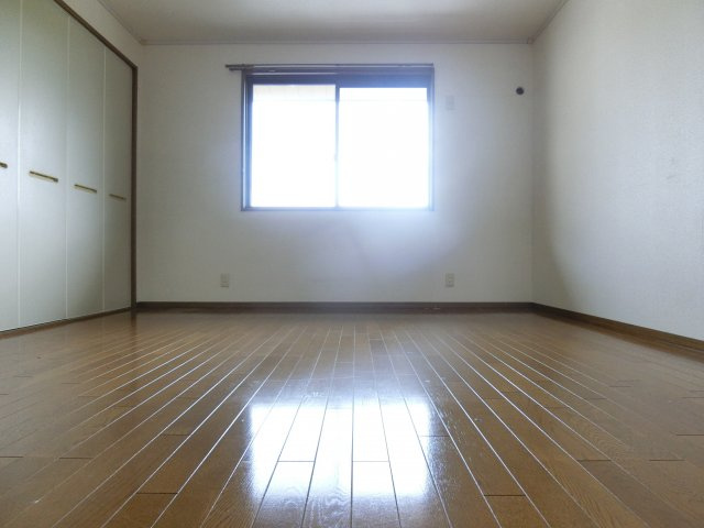 加太1丁目テラスハウスの洋室