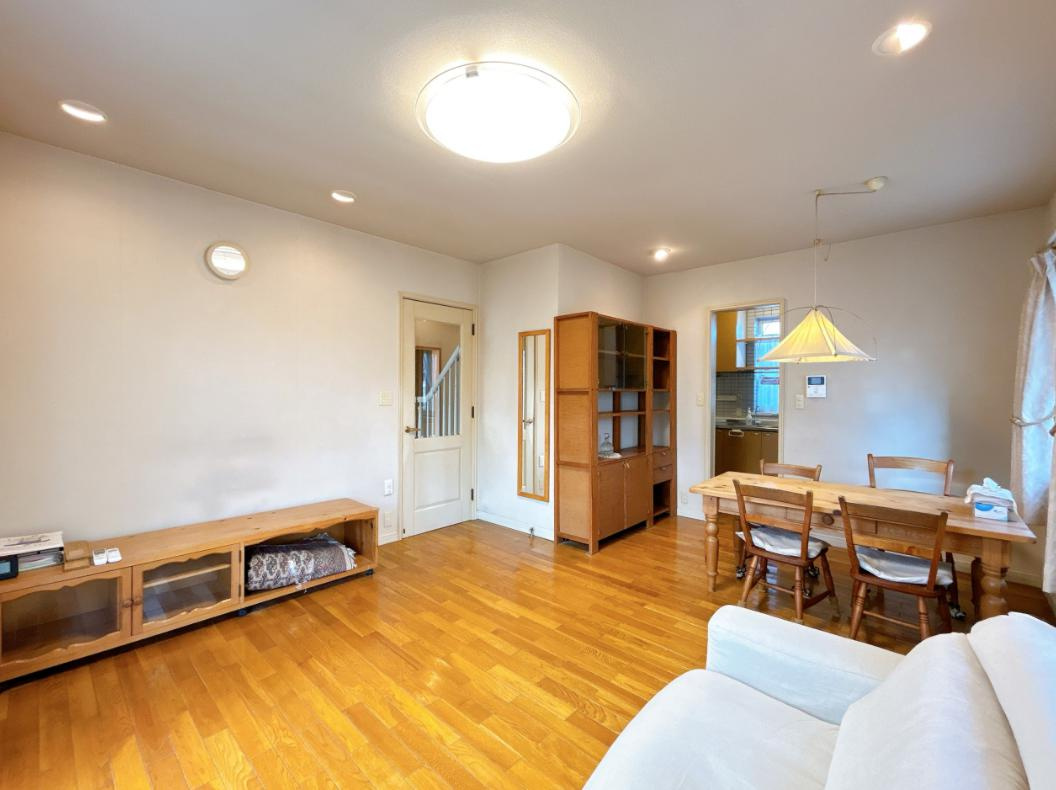 日立市中丸町1丁目　中古戸建の居間・リビング