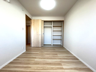 【洋室】 | 戸部グランドハイツA棟 | ご内覧ご希望の際は、弊社までご連絡お待ちしております！