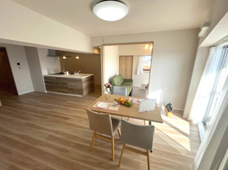 【居間・リビング】 | 戸部グランドハイツA棟 | ご内覧ご希望の際は、弊社までご連絡お待ちしております！