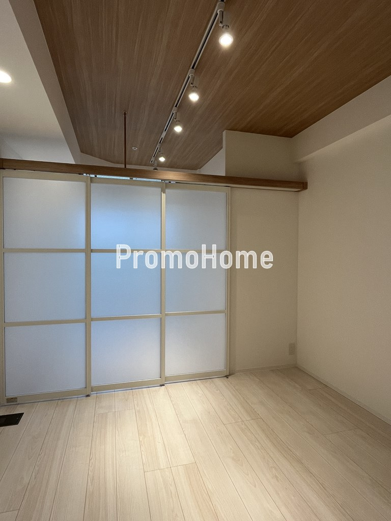 ズーム本郷の居間・リビング