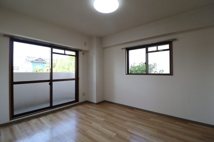 パークサイドＨＩＲＡＴＡの洋室