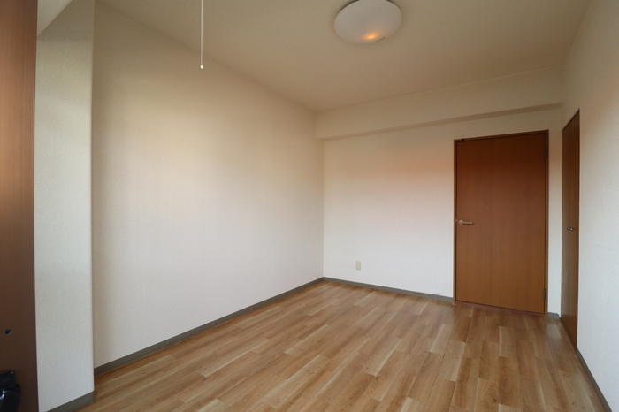 パークサイドＨＩＲＡＴＡの洋室