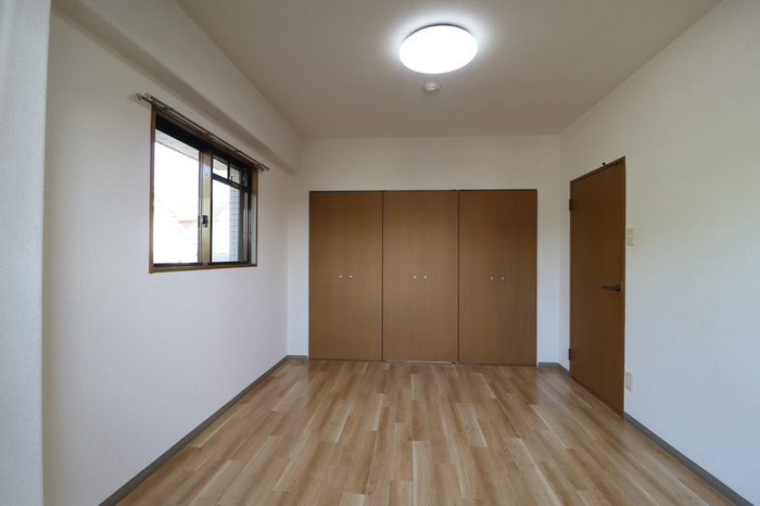 パークサイドＨＩＲＡＴＡの洋室