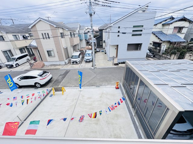 松戸市常盤平柳町新築戸建【常盤平第三小学校：8分】の展望|バルコニーより道路側眺望・南東側道路につき日当たり良好♪