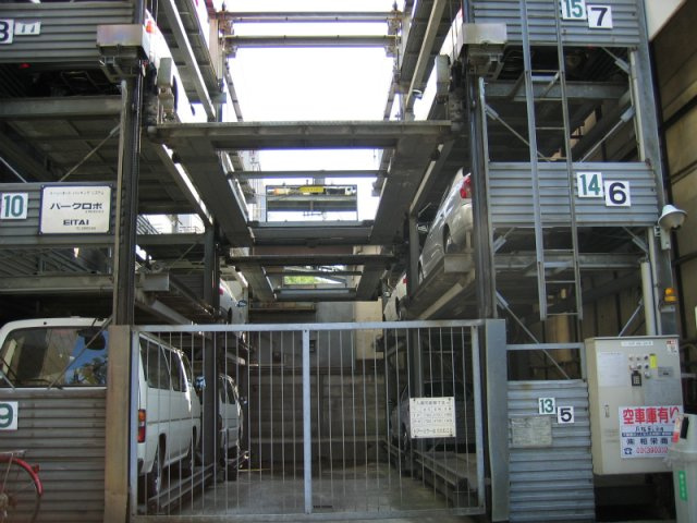 丸澤ガレージ赤羽1丁目の駐車場