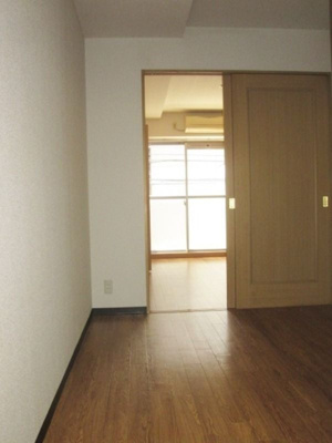 【洋室】 | ピースフル北上野 | 個人の部屋や寝室として使える洋室です