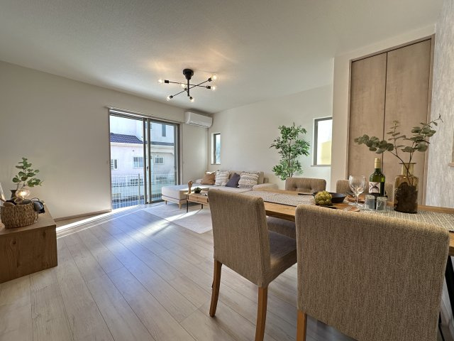 神戸市垂水区桃山台6丁目新築戸建1号棟の居間・リビング