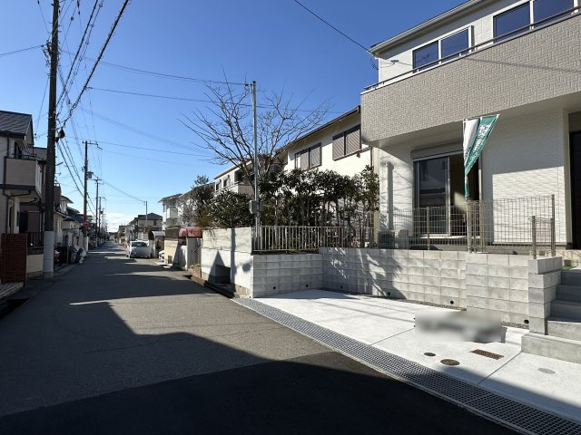 神戸市垂水区桃山台6丁目新築戸建1号棟の前面道路含む現地写真