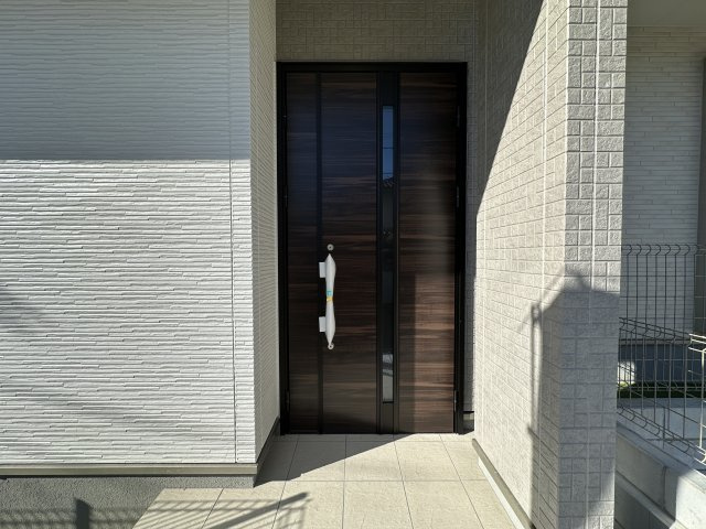 神戸市垂水区桃山台6丁目新築戸建1号棟の玄関