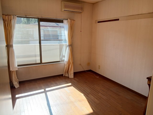 東松山市五領町　中古戸建の洋室|２階中央洋室