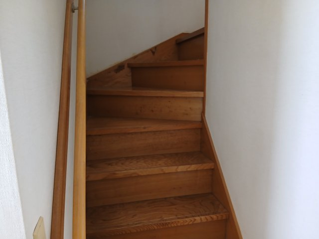 東松山市五領町　中古戸建のその他|階段