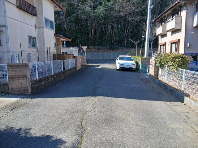 東松山市五領町　中古戸建の前面道路含む現地写真|前面道路