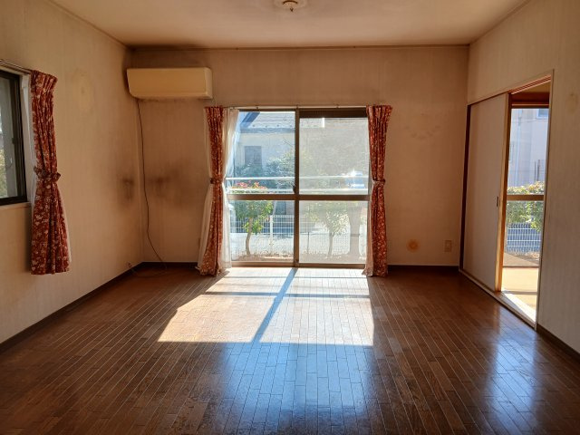 東松山市五領町　中古戸建の居間・リビング