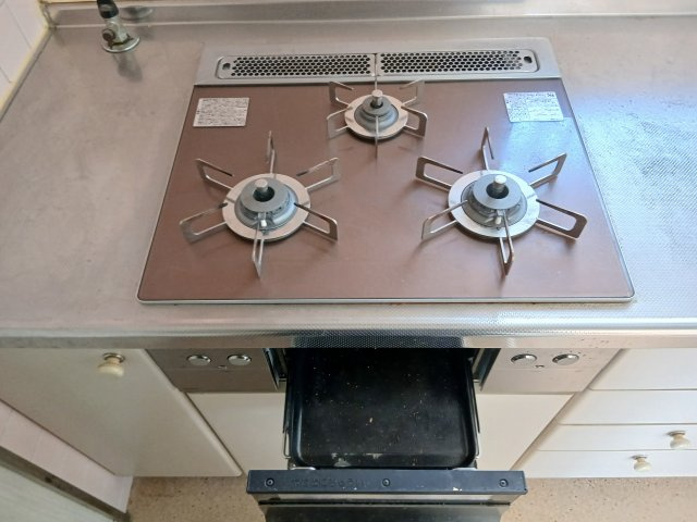 東松山市五領町　中古戸建のキッチン|ガスコンロ