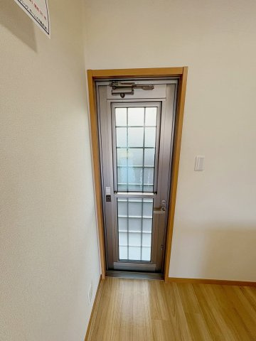 大塚様戸建貸家Ⅱの玄関