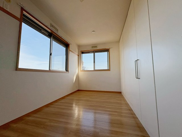 大塚様戸建貸家Ⅱの居間・リビング