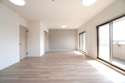 【居間・リビング】 | 【リノベ済】ローレルコート観音新町 | 室内（2026年3月1日13：00頃）撮影