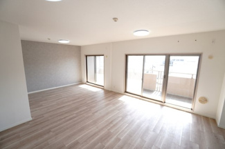 【居間・リビング】 | 【リノベ済】ローレルコート観音新町 | 室内（2026年3月1日13：00頃）撮影