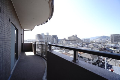 【バルコニー】 | 【リノベ済】ローレルコート観音新町 | 現地（2026年3月1日13：00頃）撮影