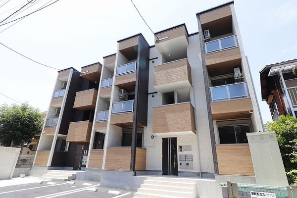 福岡市博多区三筑２丁目のアパートの外観