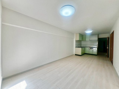 【居間・リビング】 | エバーグリーン金岡２号棟 | 【南向き日当たり良好】たっぷりの陽光に包まれる明るい住まいです♪是非現地にてご体感ください！