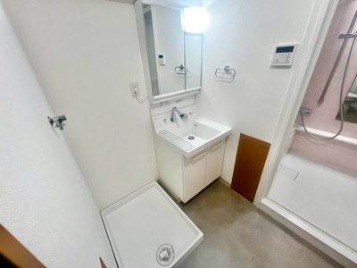 【独立洗面台】 | エバーグリーン金岡２号棟 | 【洗面所】洗面台新調してます♪綺麗な洗面台で毎日の身支度もたのしくなりますね！