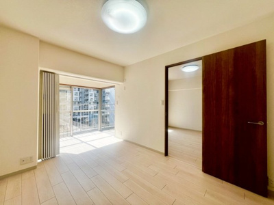 【洋室】 | エバーグリーン金岡２号棟 | 【洋室】クロス・防音フロア張替え済！綺麗な壁や床で室内が明るくなりますね！爽やかな気分でお過ごしいただけますよ♪