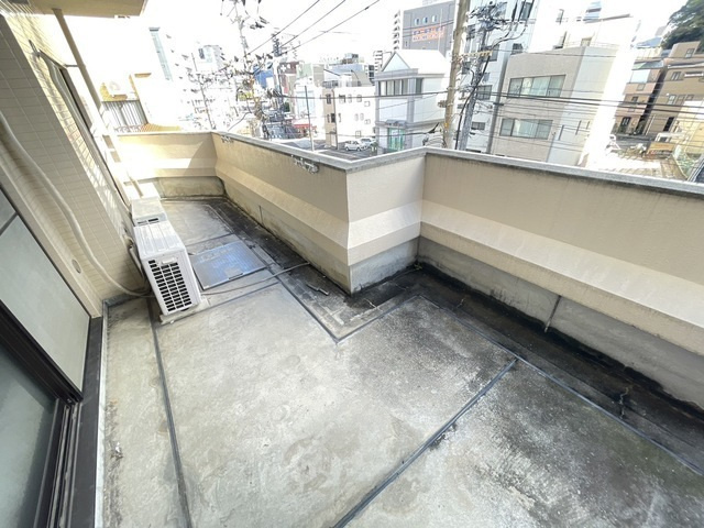 ポニクレール比治山のバルコニー