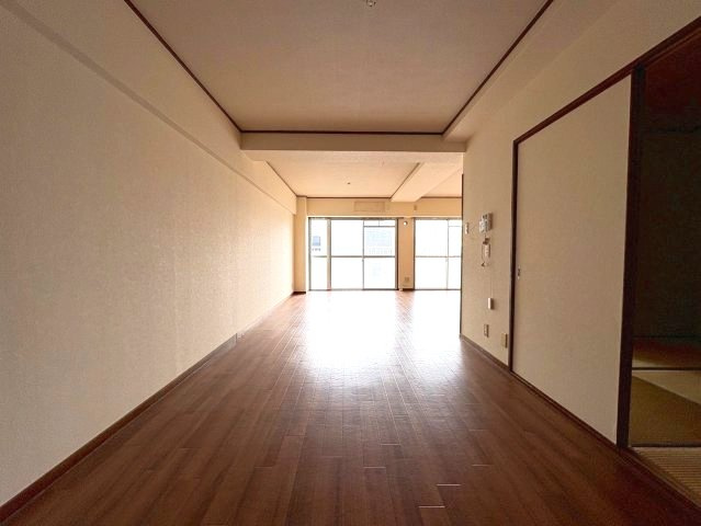 コートSUの内装