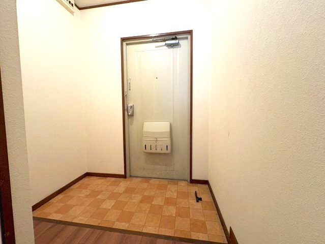 コートSUの玄関