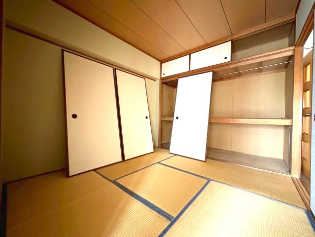 コートSUの寝室