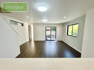 【居間・リビング】 | 小学校6分　スーパー7分　SIクローク付き　大和田新田　1号棟 | 同タイプ