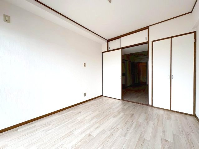 コートSUの洋室