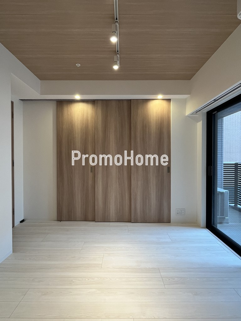 ズーム本郷の居間・リビング