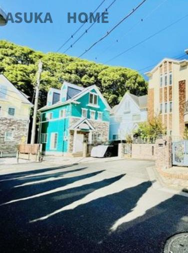 保土ケ谷区常盤台戸建のその他|前面道路は広いですので、駐車が苦手な方でも安心ですね！