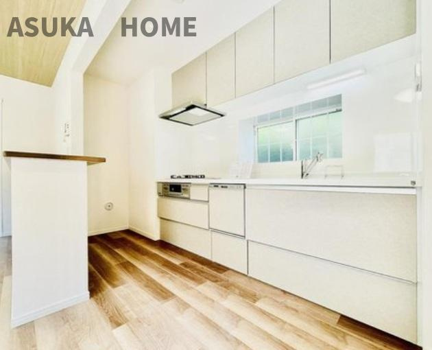 保土ケ谷区常盤台戸建のキッチン|使いやすさと清潔感のあるキッチンはわくわくしてお料理したくなりますね。