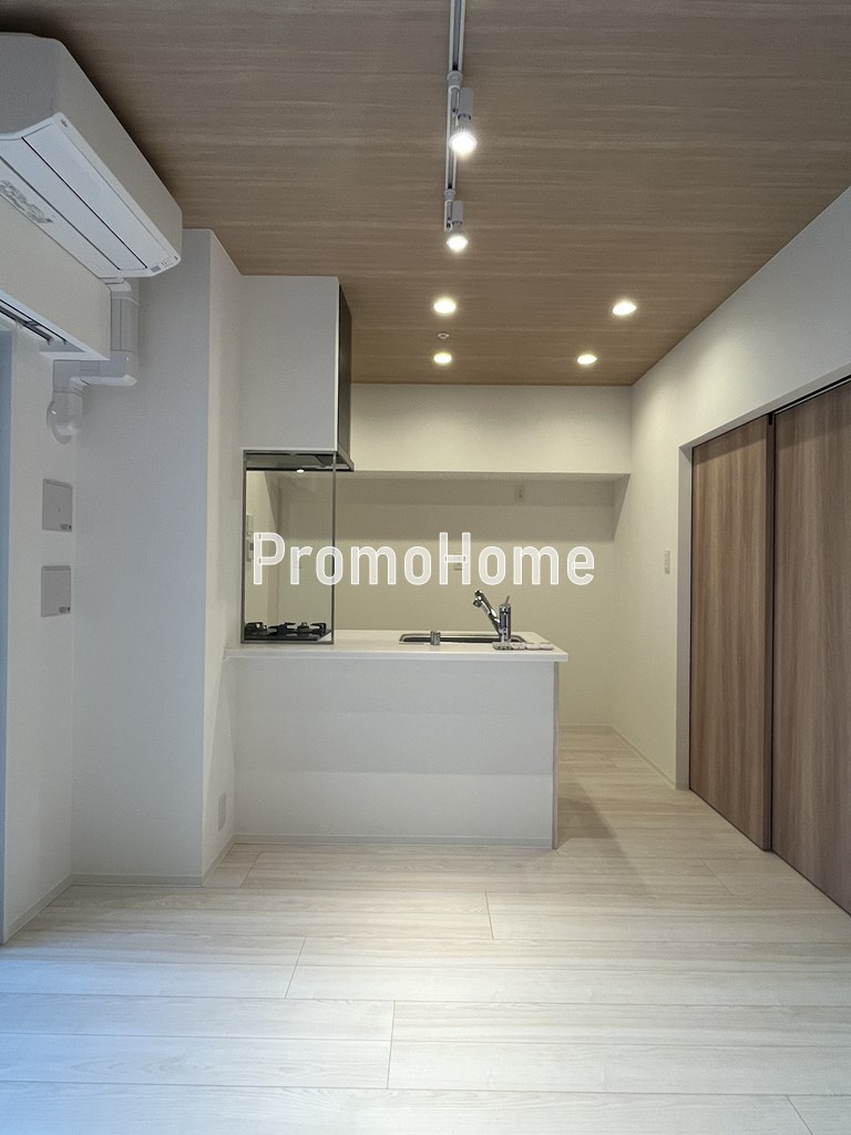 ズーム本郷の居間・リビング