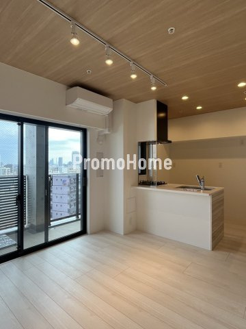 ズーム本郷の居間・リビング