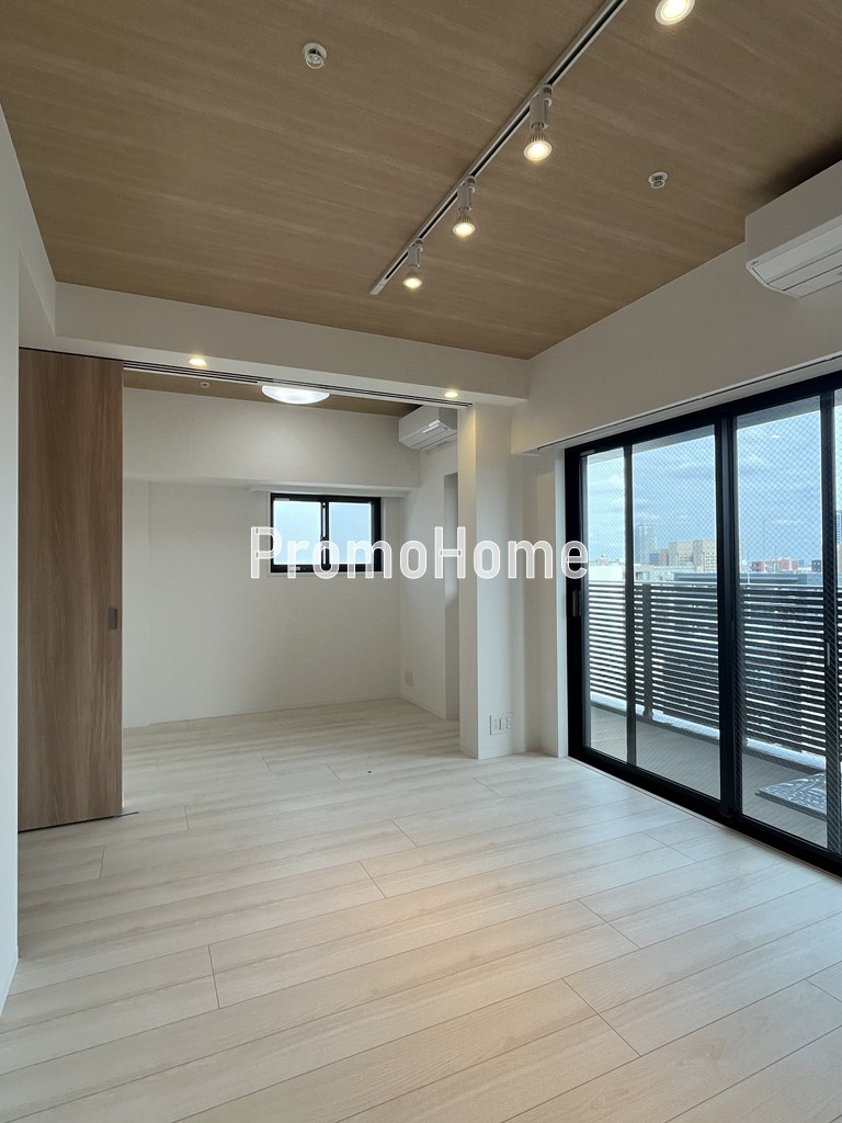 ズーム本郷の居間・リビング