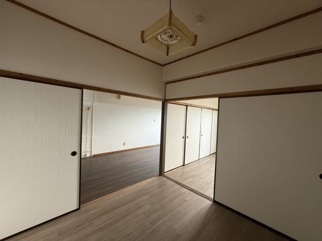 奥平アパートの洋室
