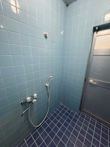 奥平アパートのシャワールーム