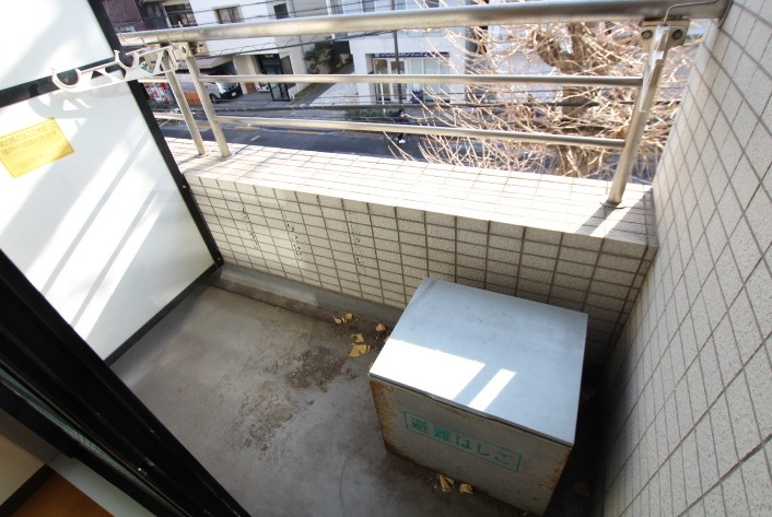 【バルコニー】